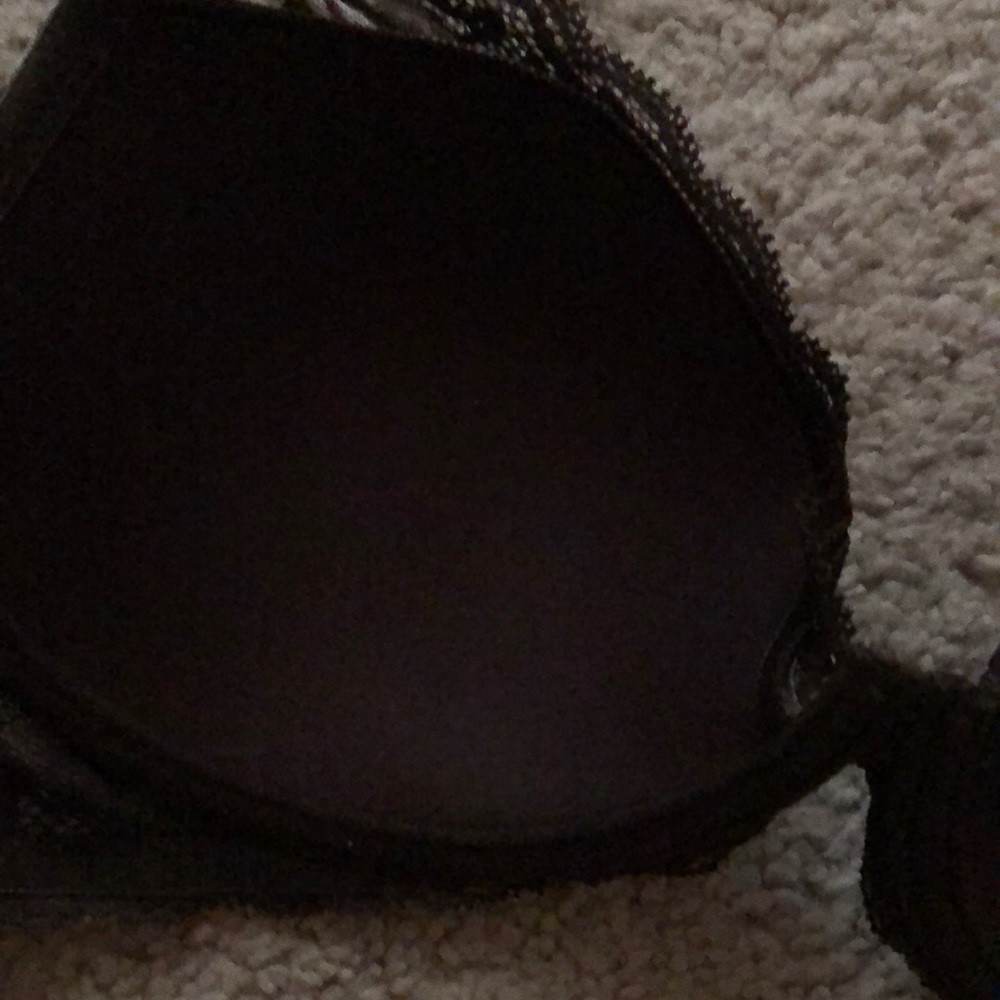 Bras - Picture 7 of 8